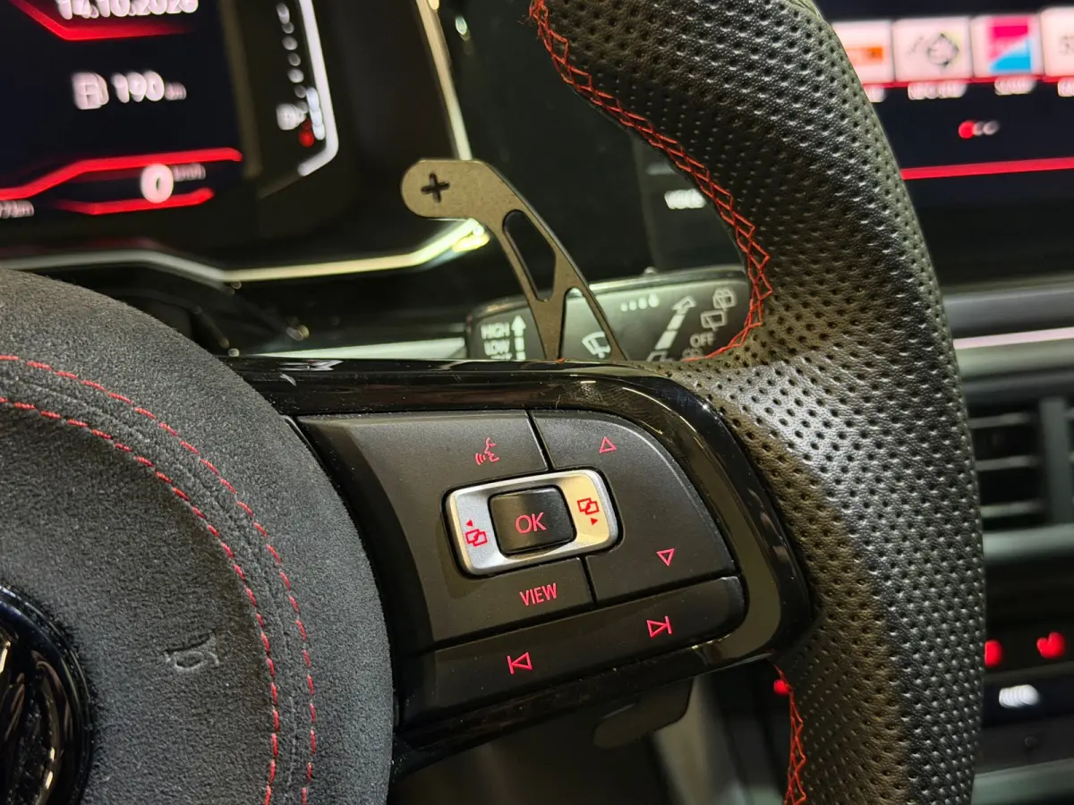 2.0 TSI GTI DSG LED/VIRTUAL/NAVI/CARPLAY/KEYLESS/CRUISE/DCC/PDC/CAMERA/ACC/FRONT-ASSIST/BLIND-SPOT/12-MND-GARANTIE