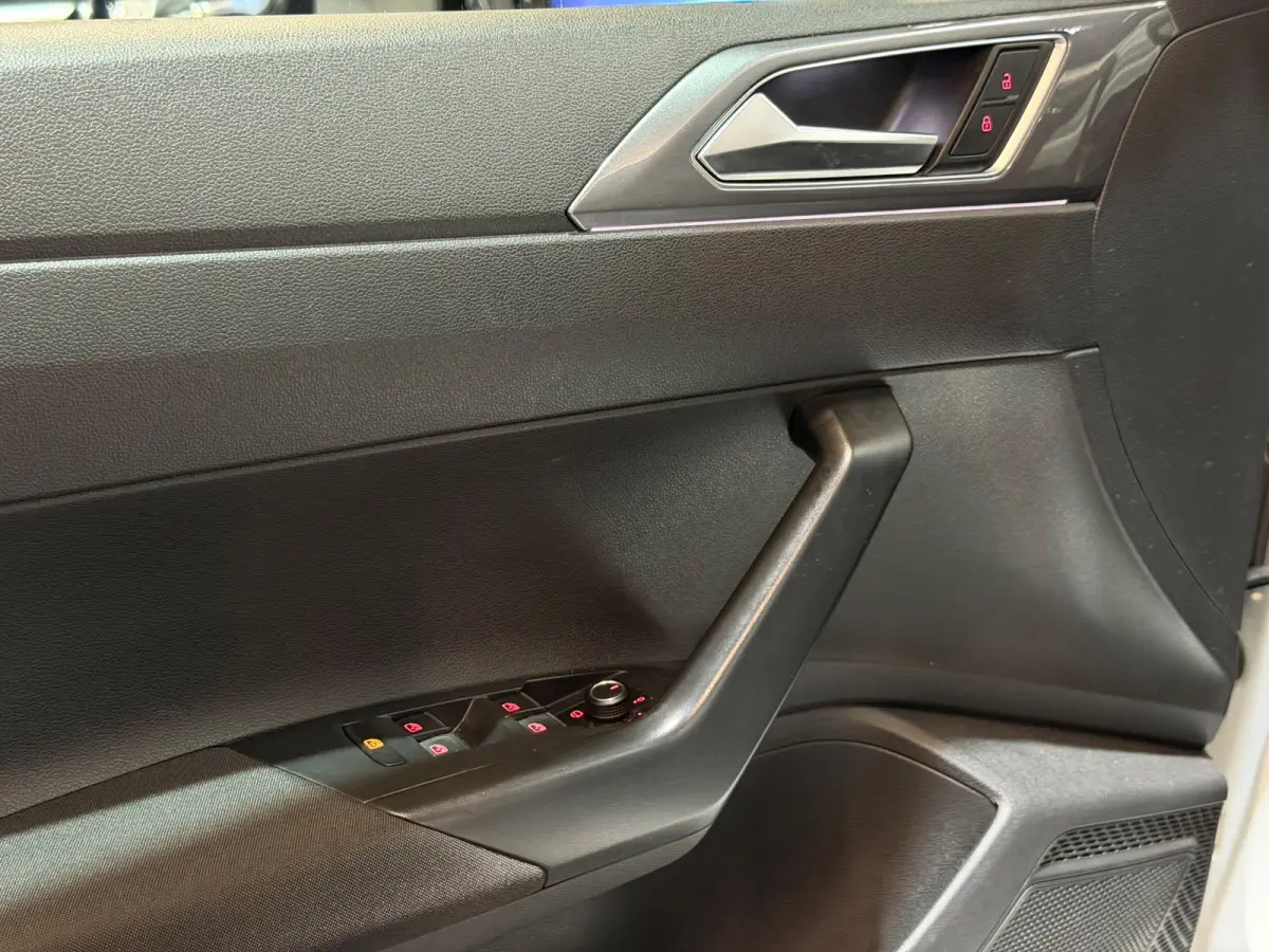 2.0 TSI GTI DSG LED/VIRTUAL/NAVI/CARPLAY/KEYLESS/CRUISE/DCC/PDC/CAMERA/ACC/FRONT-ASSIST/BLIND-SPOT/12-MND-GARANTIE