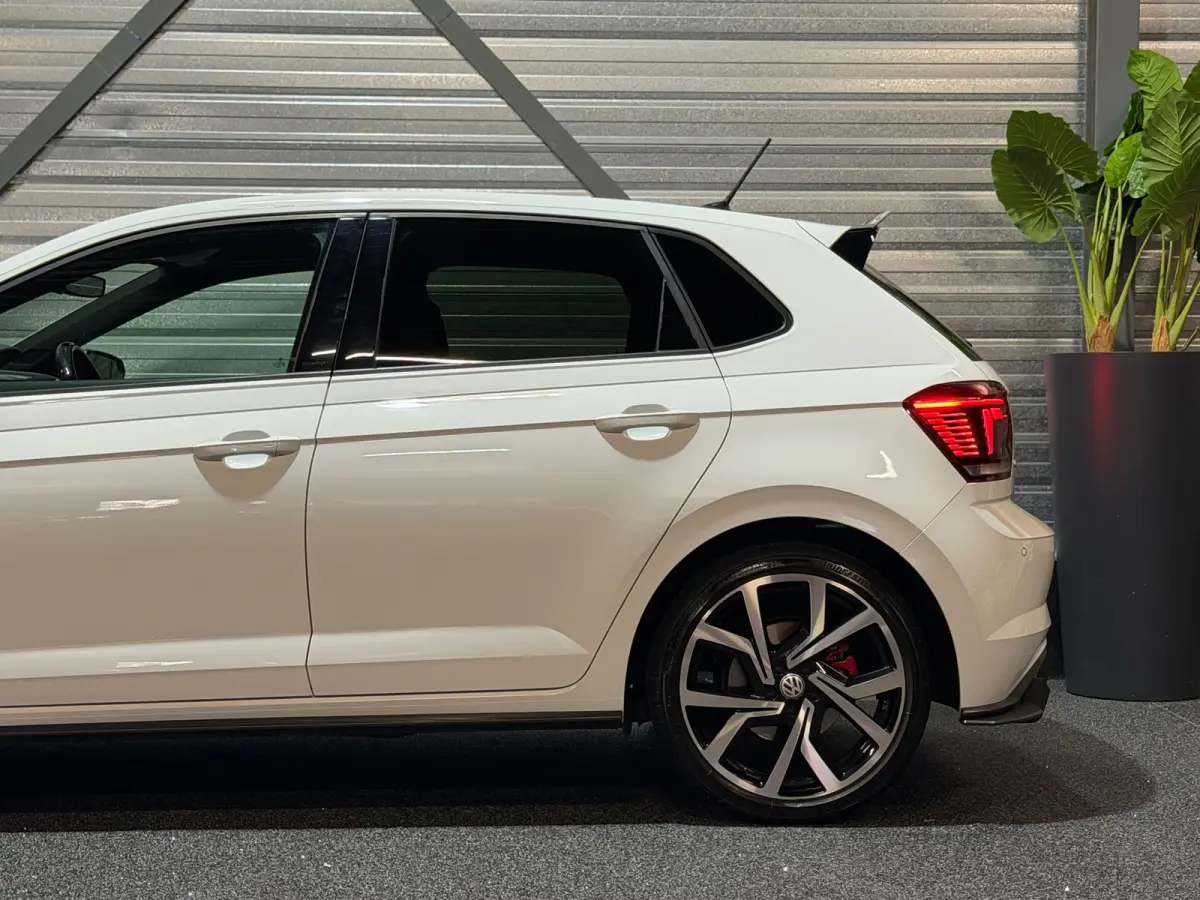 2.0 TSI GTI DSG LED/VIRTUAL/NAVI/CARPLAY/KEYLESS/CRUISE/DCC/PDC/CAMERA/ACC/FRONT-ASSIST/BLIND-SPOT/12-MND-GARANTIE