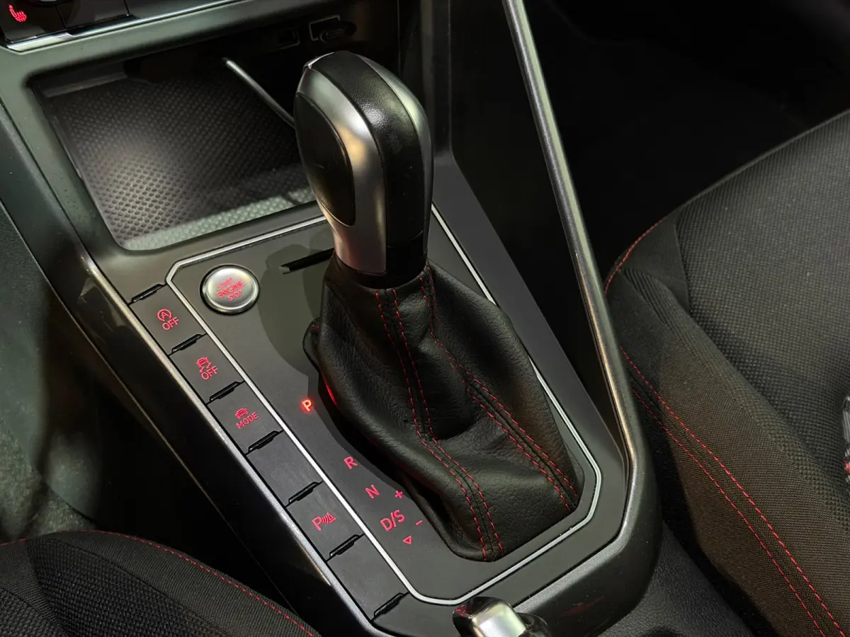 2.0 TSI GTI DSG LED/VIRTUAL/NAVI/CARPLAY/KEYLESS/CRUISE/DCC/PDC/CAMERA/ACC/FRONT-ASSIST/BLIND-SPOT/12-MND-GARANTIE