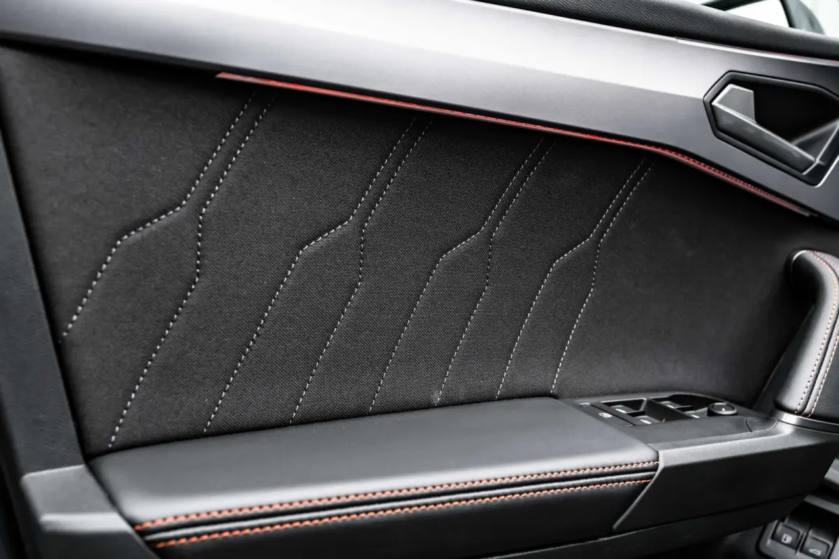 Business | Achteruitrijcamera | Digitaal instrumentenpaneel (Virtual Cockpit) | Draadloze Apple CarPlay™, Android Auto™