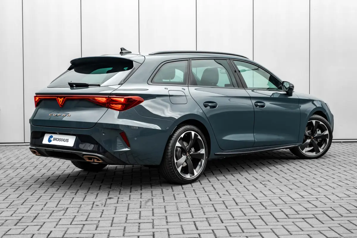 Business | Achteruitrijcamera | Digitaal instrumentenpaneel (Virtual Cockpit) | Draadloze Apple CarPlay™, Android Auto™