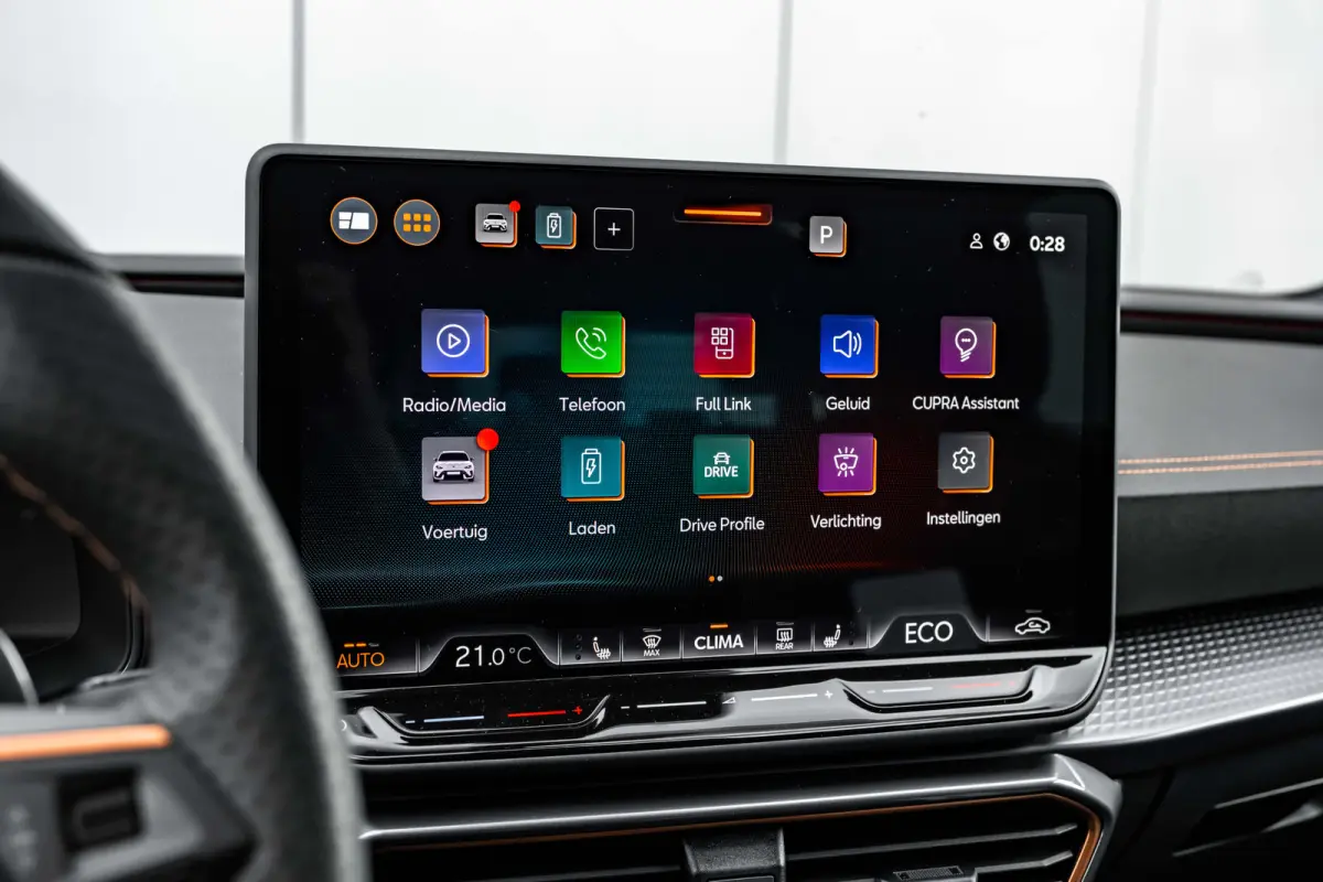 Business | Achteruitrijcamera | Digitaal instrumentenpaneel (Virtual Cockpit) | Draadloze Apple CarPlay™, Android Auto™