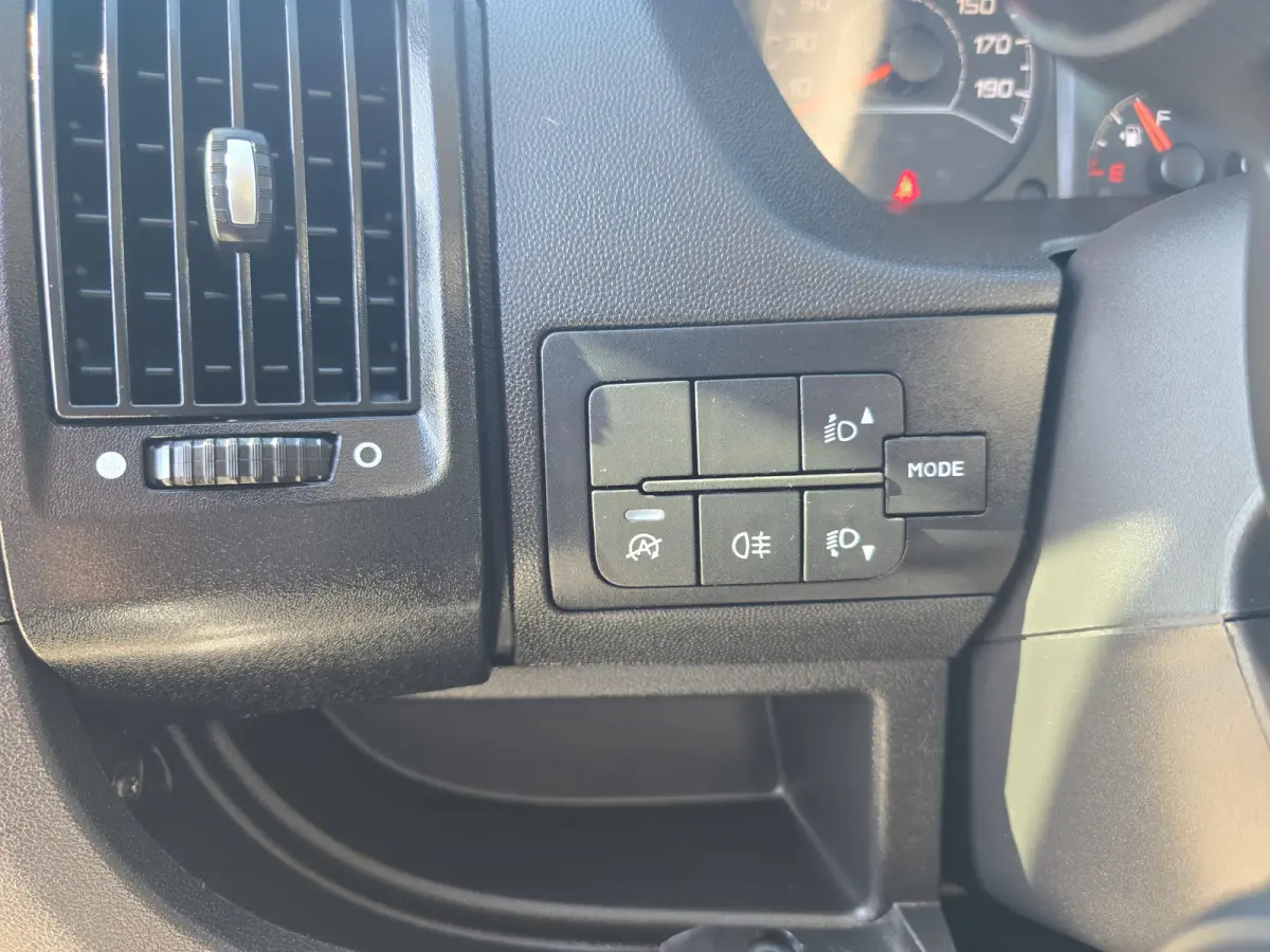 2.2D 140 L2H2 3.5t - 141 Pk - Euro 6 - Airco - Cruise Control - ParkeerCamera