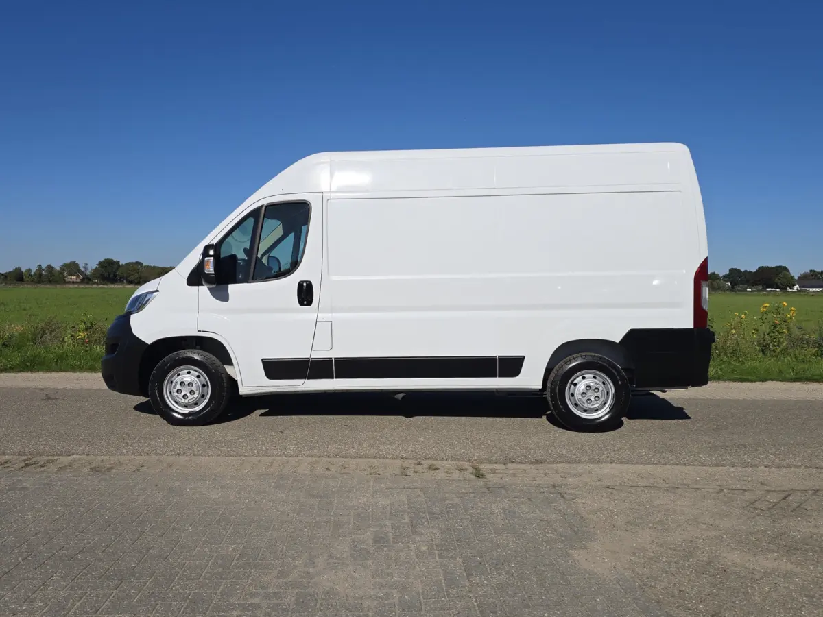 2.2D 140 L2H2 3.5t - 141 Pk - Euro 6 - Airco - Cruise Control - ParkeerCamera