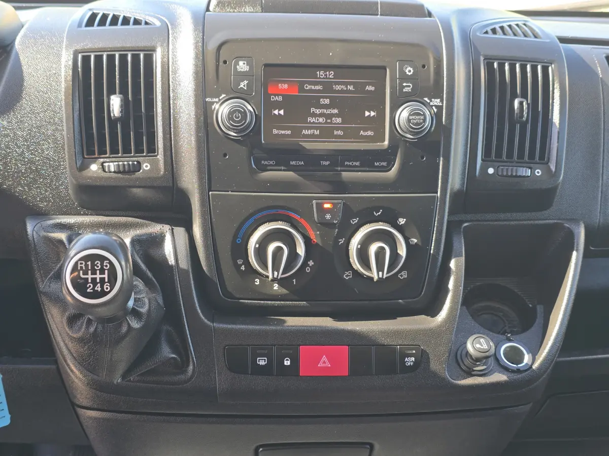 2.2D 140 L2H2 3.5t - 141 Pk - Euro 6 - Airco - Cruise Control - ParkeerCamera