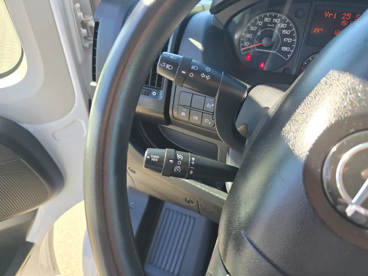 2.2D 140 L2H2 3.5t - 141 Pk - Euro 6 - Airco - Cruise Control - ParkeerCamera