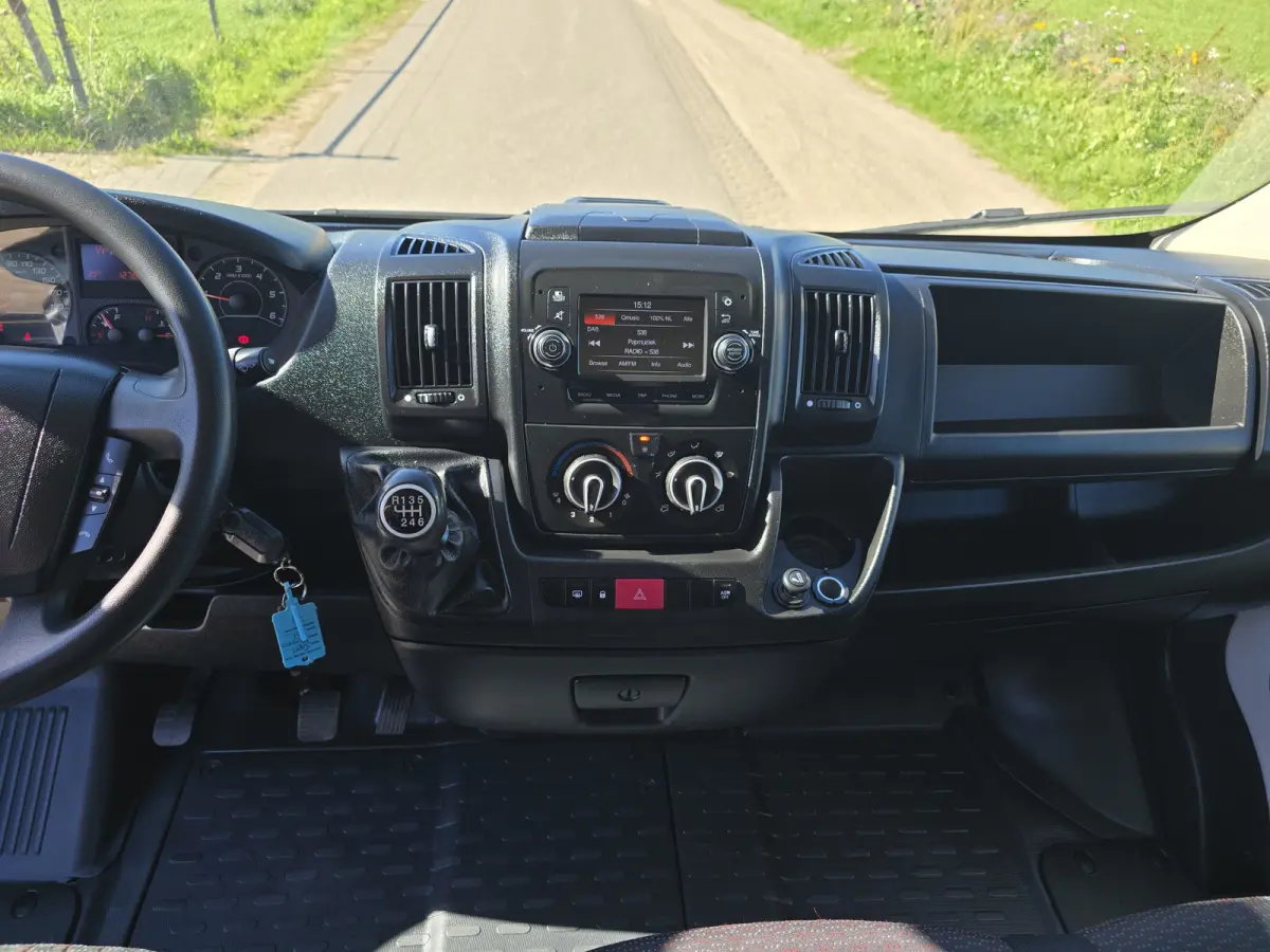 2.2D 140 L2H2 3.5t - 141 Pk - Euro 6 - Airco - Cruise Control - ParkeerCamera