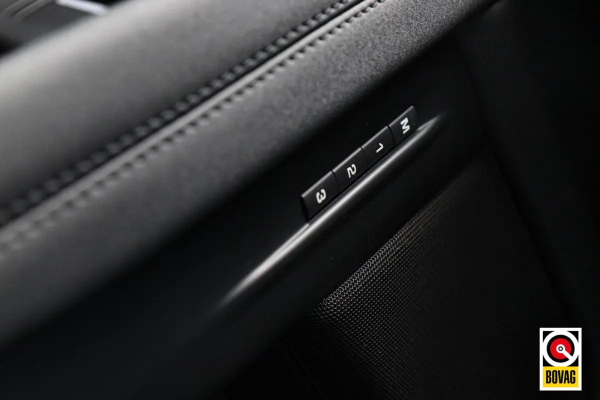 1.5 P300e AWD R-Dynamic SE |LED|PANO|MERIDIAN|MEMORY|STOEL+STUURVERW.|CAMERA|CARPLAY
