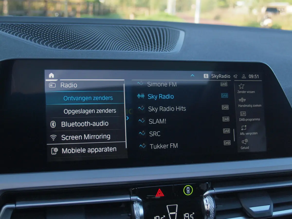 330e eDrive Touring 292 PK | plug-in Hybride | Leder interieur | Panoramadak | Camera | Apple Carplay |