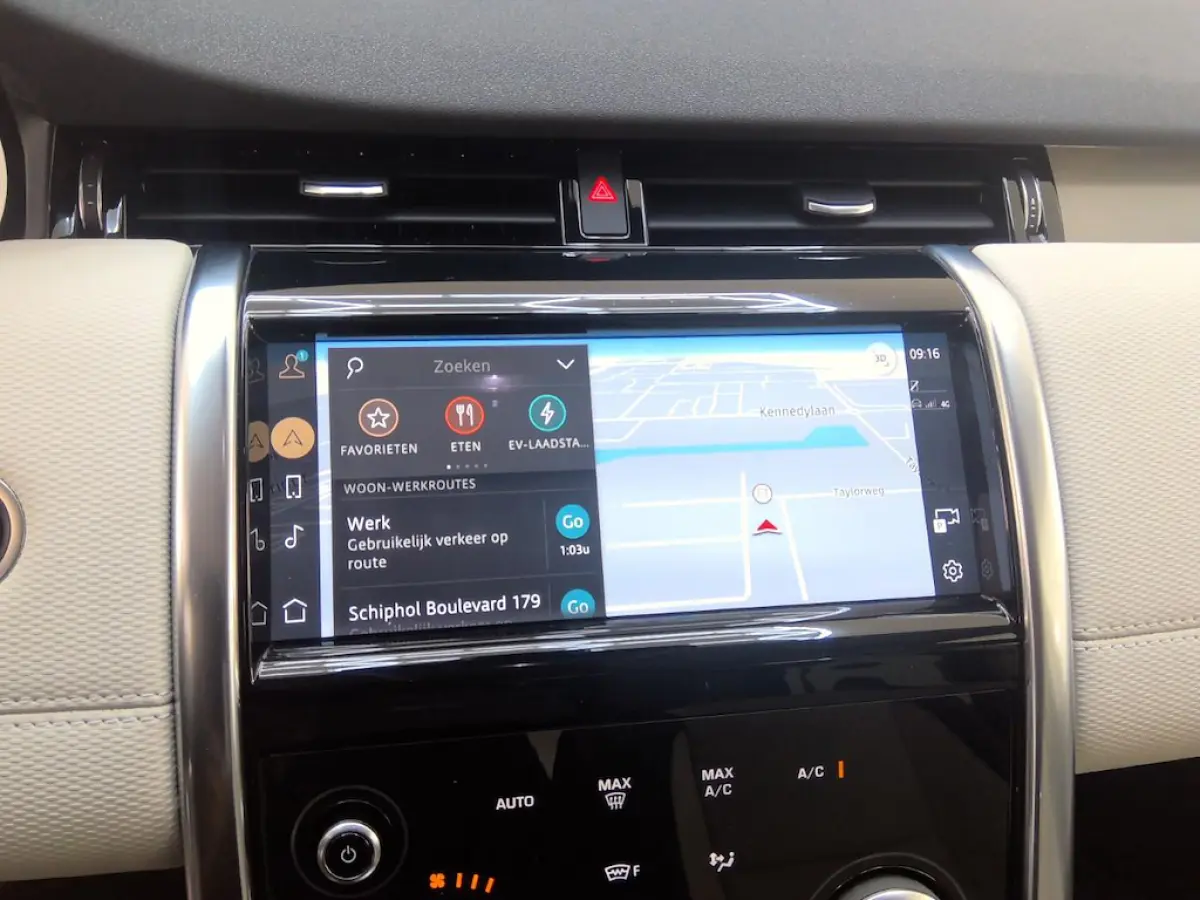 P300e 1.5 R-Dynamic SE+Led+Vol-leder+Navigatie+Camera = ORIG/NL = ZEER NETJES !!