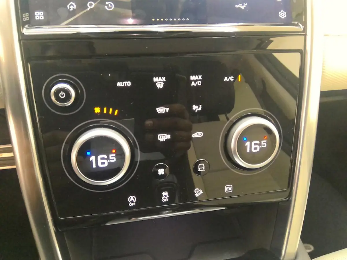 P300e 1.5 R-Dynamic SE+Led+Vol-leder+Navigatie+Camera = ORIG/NL = ZEER NETJES !!