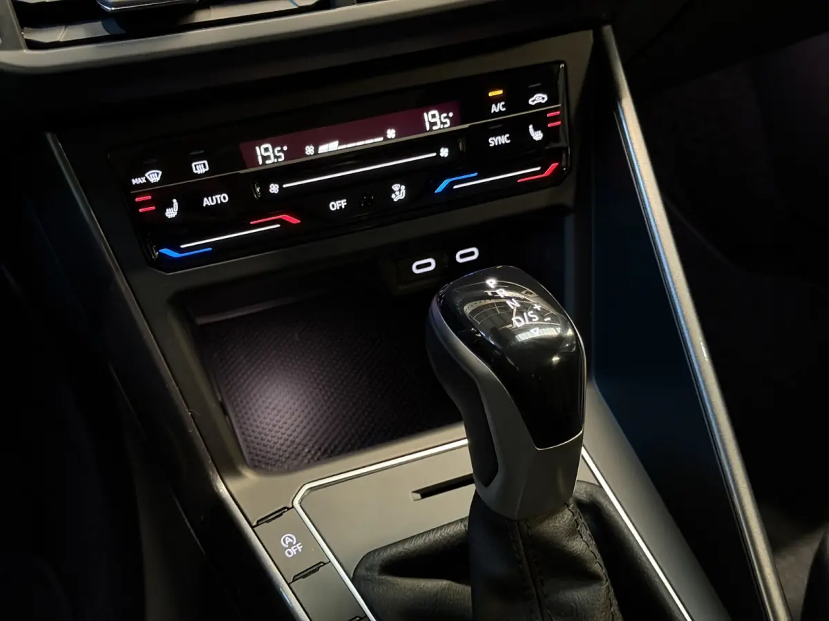 1.0 TSI Style|IQ.Light|Camera|ACC|Trekhaak Afneembaar|Carplay|Stoelverwarming