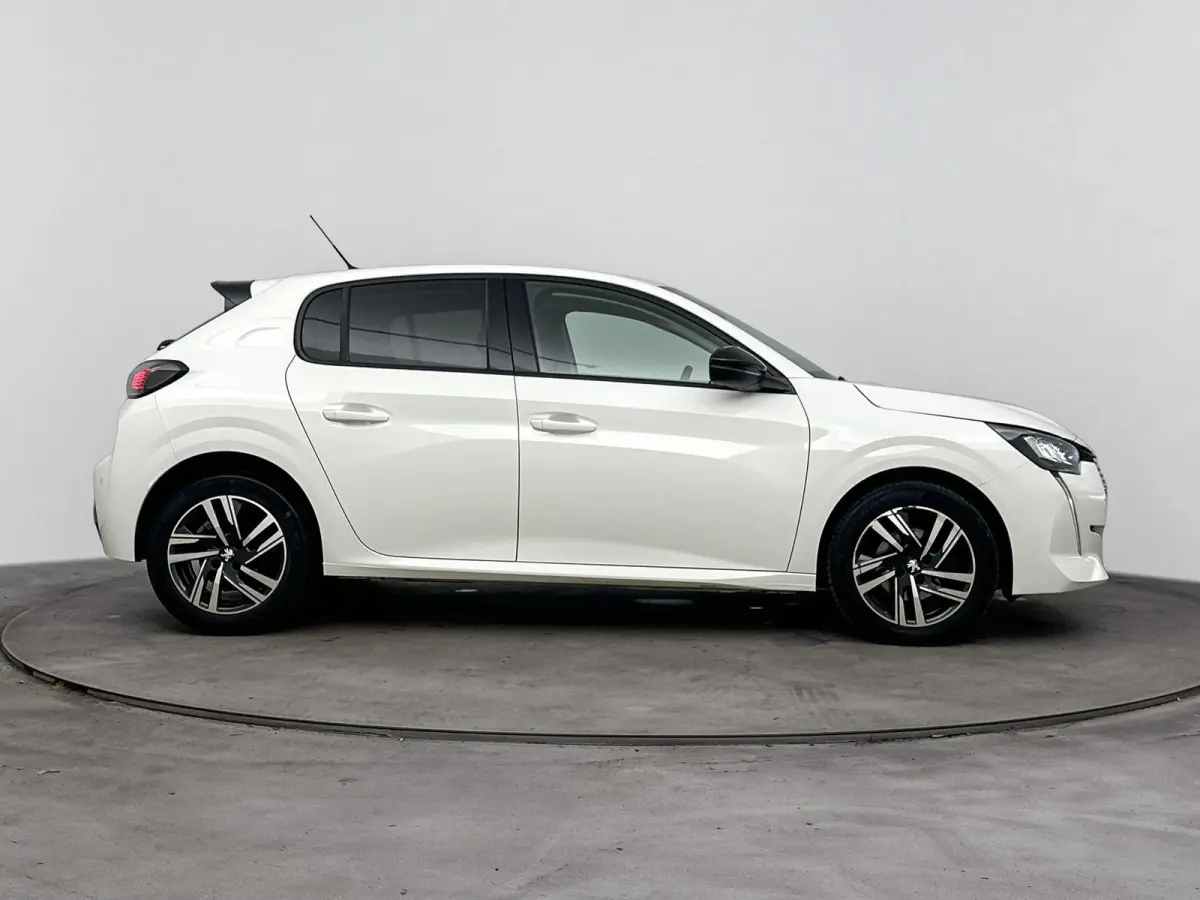 1.2 100pk Allure Pack | Automaat | Camera | Climate control | Lichtmetalen velgen | Apple CarPlay / Android Auto |