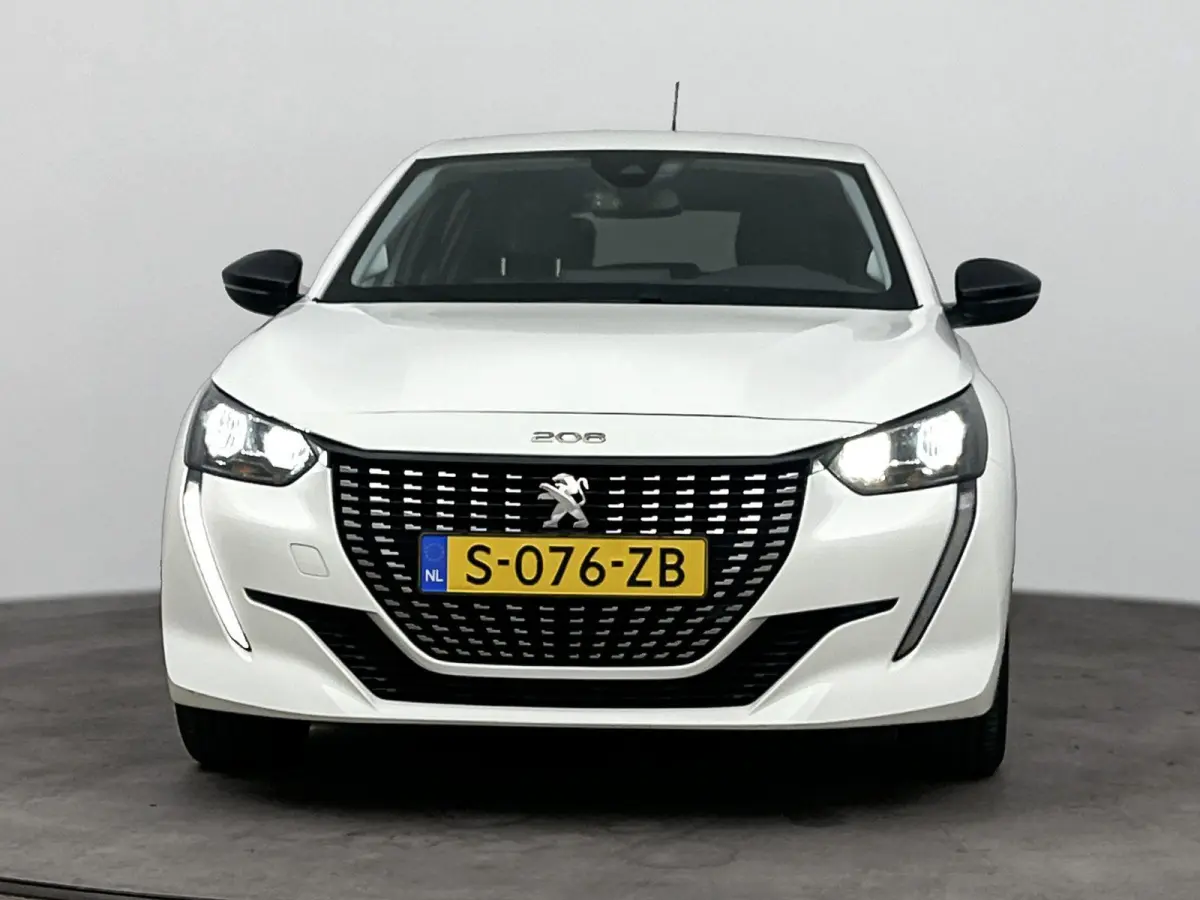 1.2 100pk Allure Pack | Automaat | Camera | Climate control | Lichtmetalen velgen | Apple CarPlay / Android Auto |