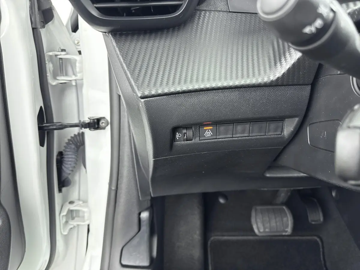 1.2 100pk Allure Pack | Automaat | Camera | Climate control | Lichtmetalen velgen | Apple CarPlay / Android Auto |