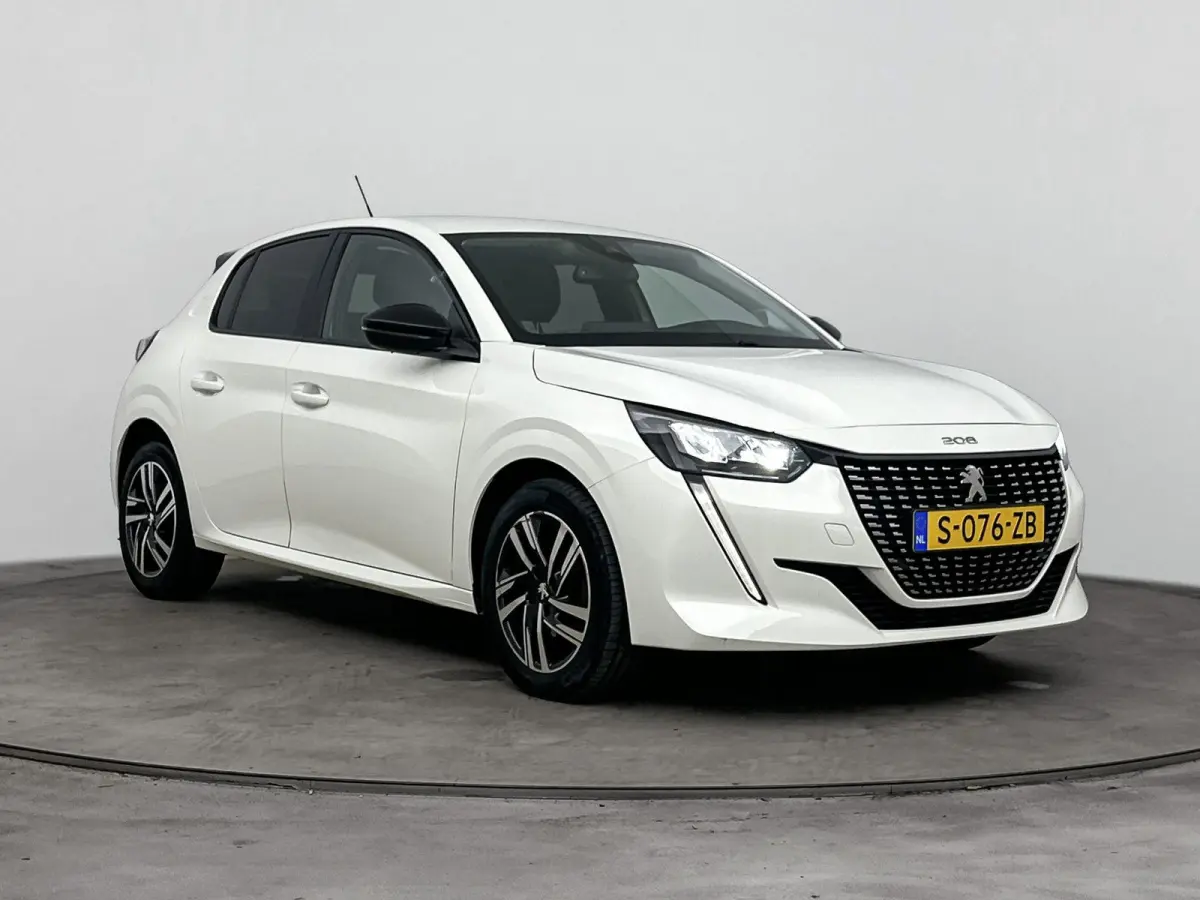 1.2 100pk Allure Pack | Automaat | Camera | Climate control | Lichtmetalen velgen | Apple CarPlay / Android Auto |