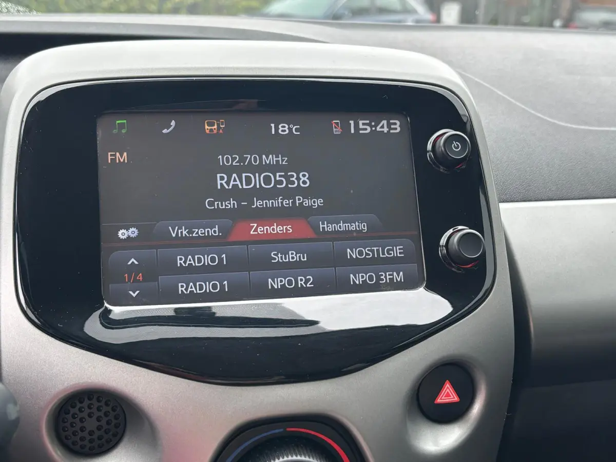 1.0 VVT-i x-play