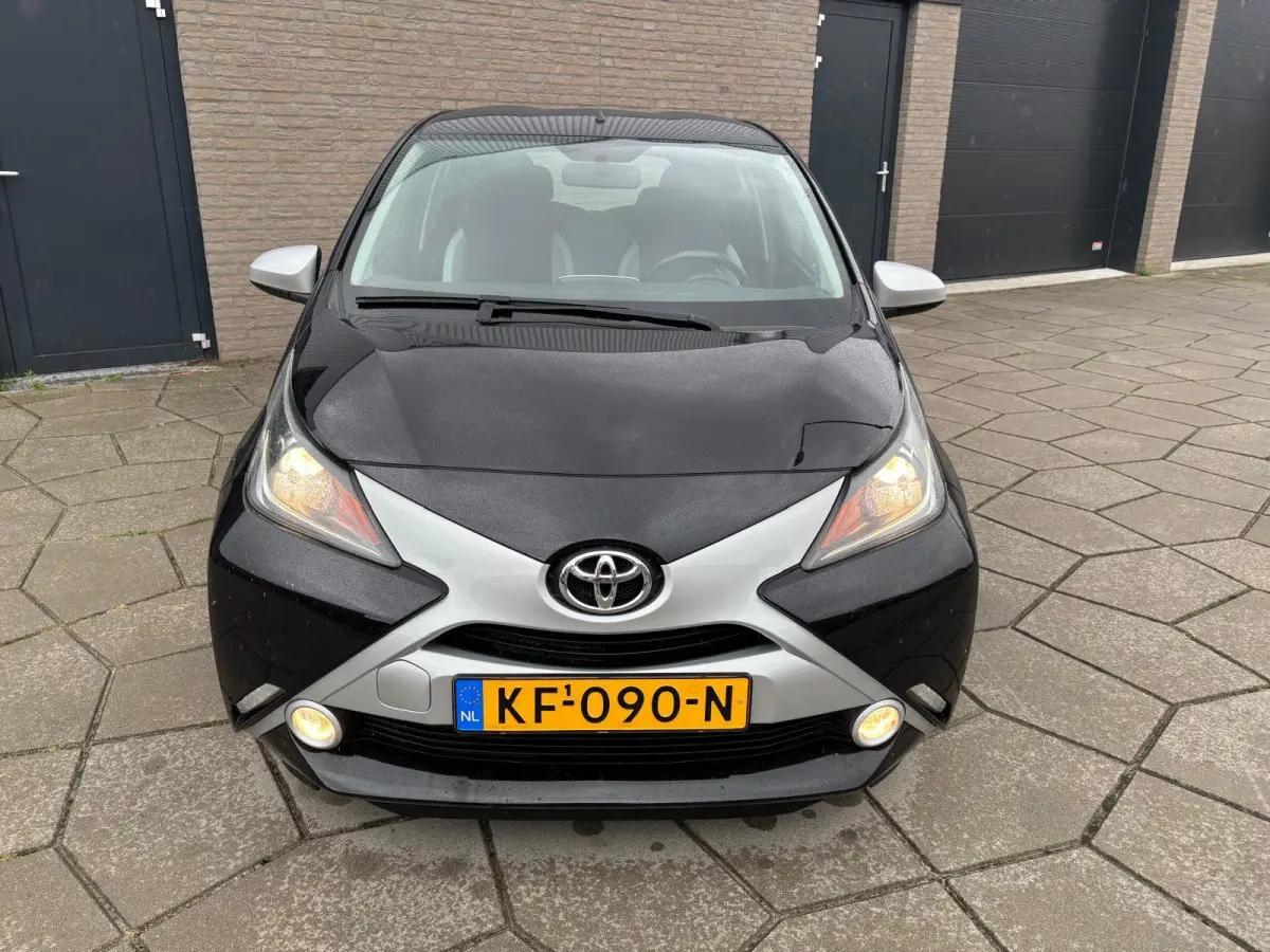 1.0 VVT-i x-play