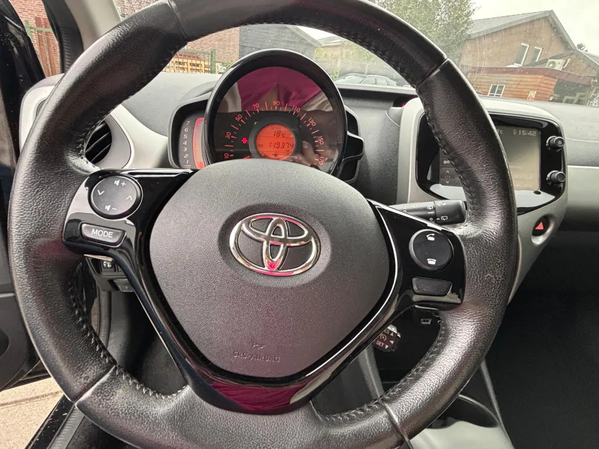 1.0 VVT-i x-play