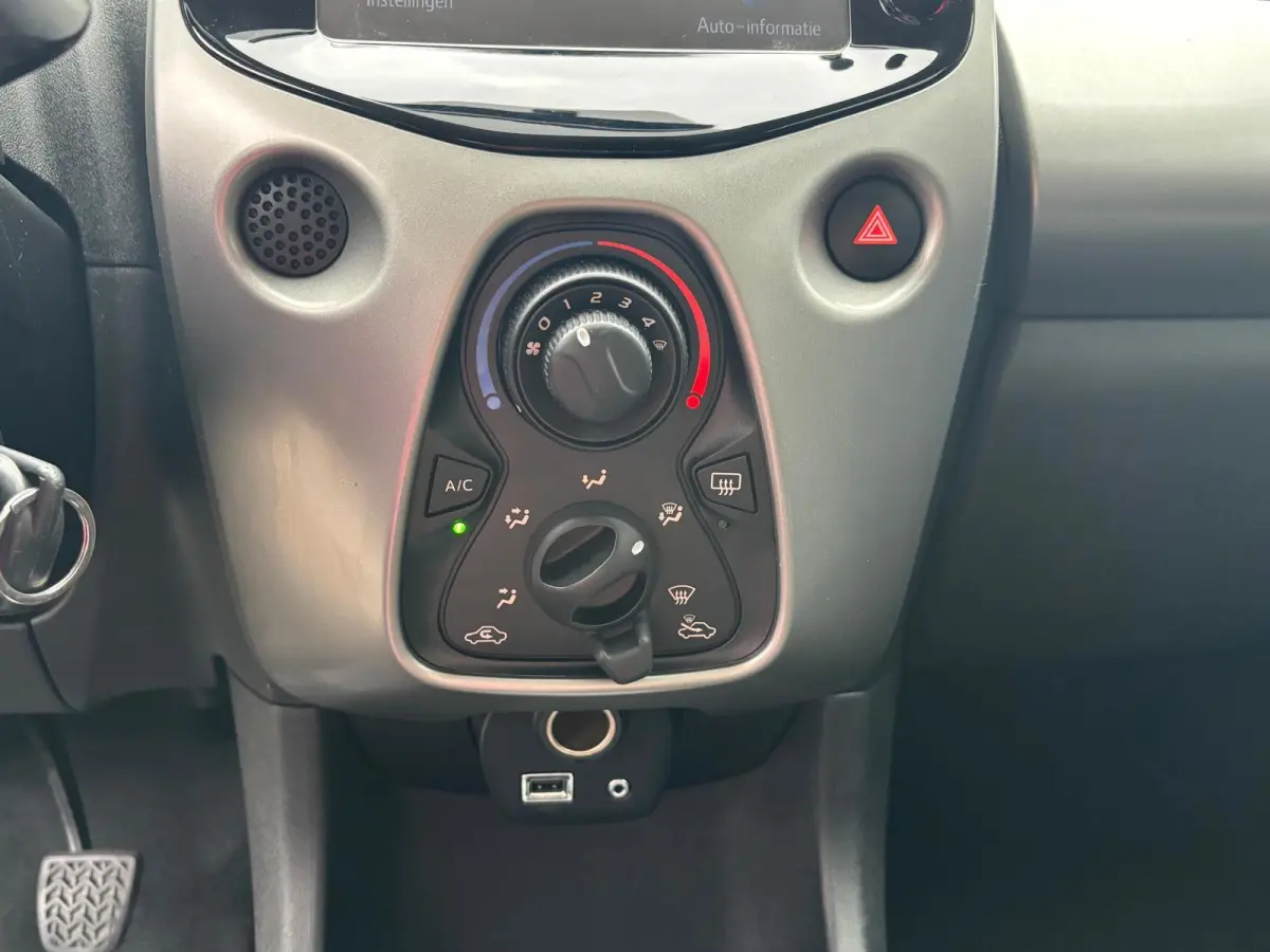 1.0 VVT-i x-play