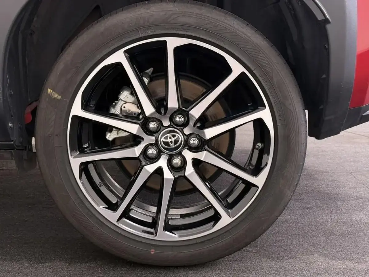 1.5 Hybrid 130 GR SPORT speciale uitvoering