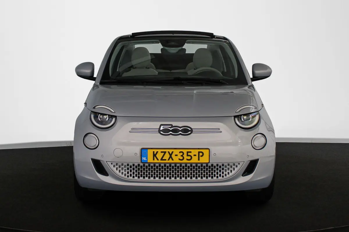 La Prima 42 kWh Cabrio Leder Stoelverwarming JBL Camera 17"