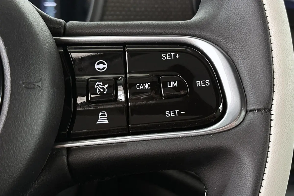 La Prima 42 kWh Cabrio Leder Stoelverwarming JBL Camera 17"