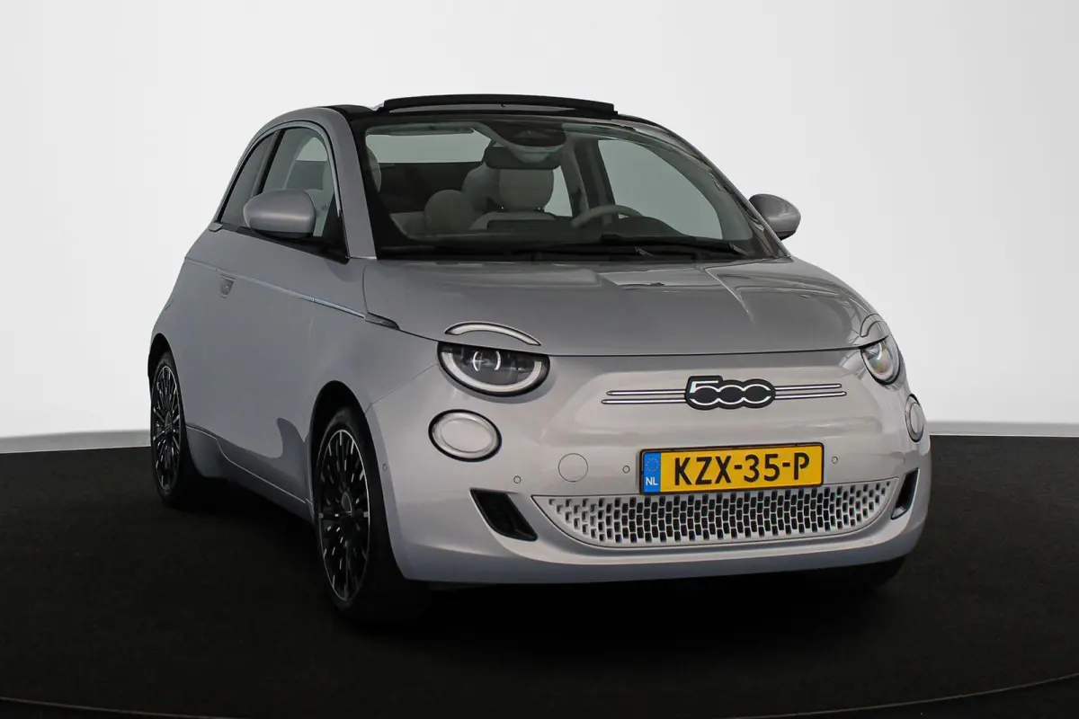 La Prima 42 kWh Cabrio Leder Stoelverwarming JBL Camera 17"