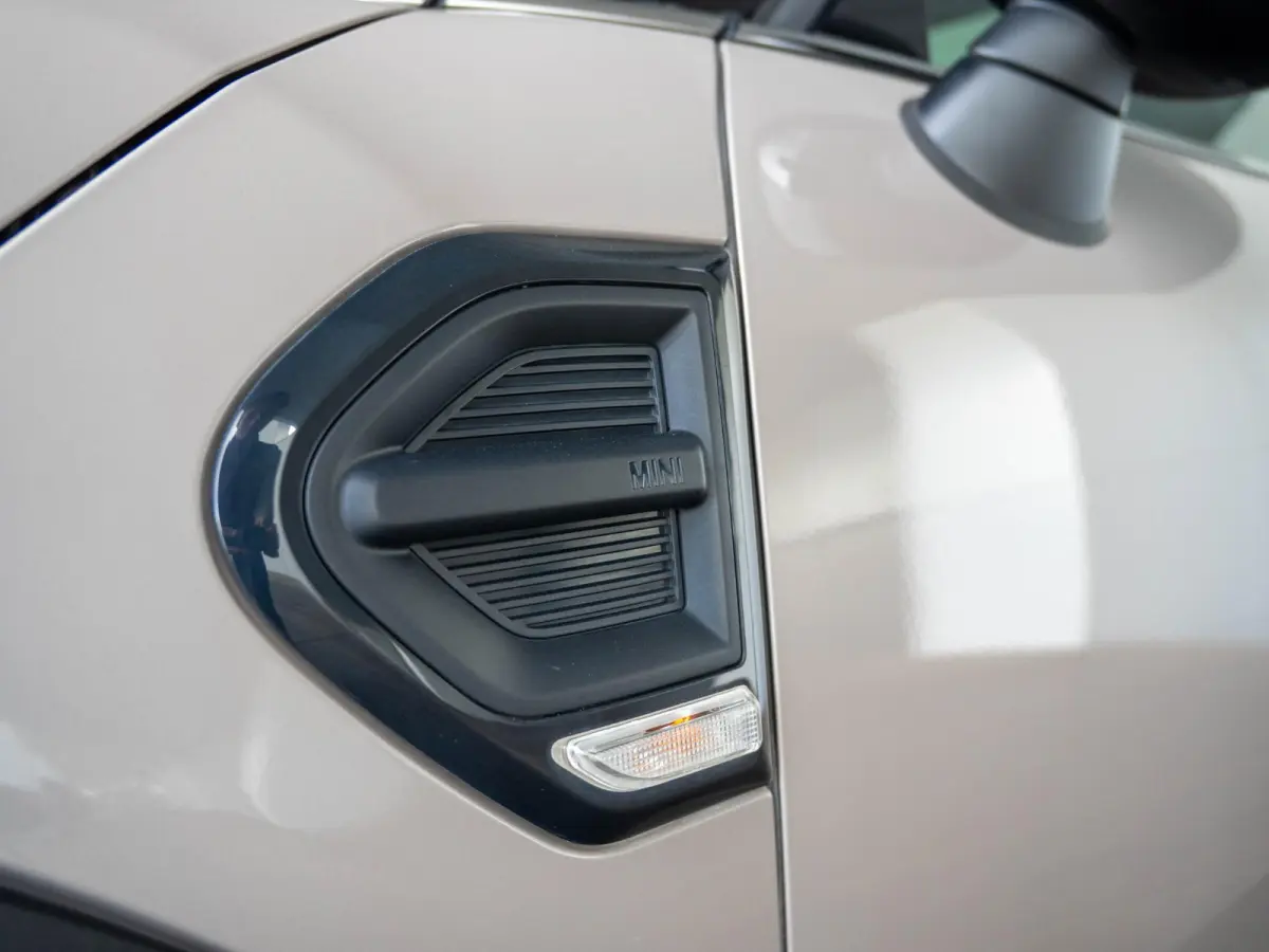 Cooper Classic + Comfort Plus + Panoramadak + Blackline Exterieur pack