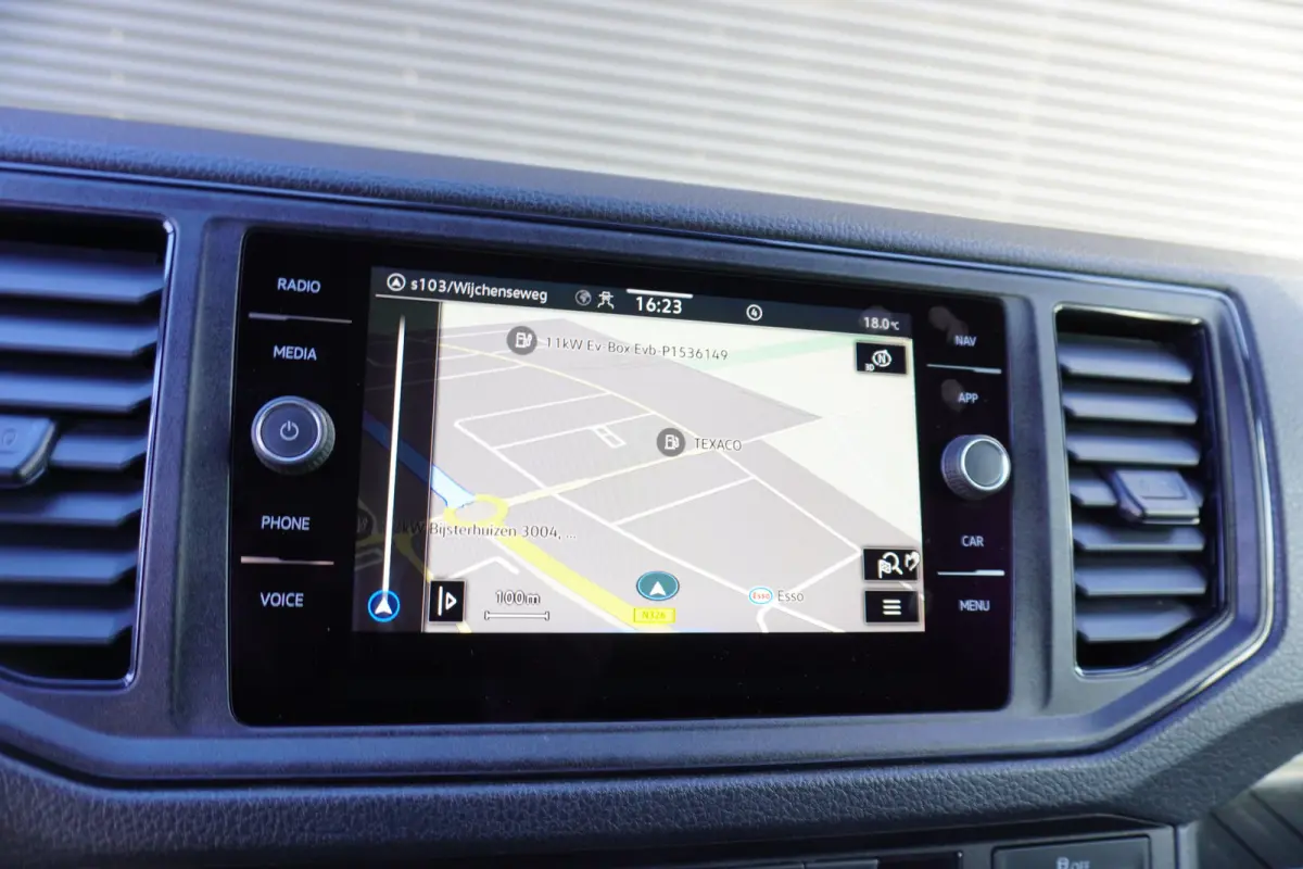 140pk Automaat L3H2/L2H1 Navigatie Camera Trekhaak Apple carplay Imperiaal 3-zits
