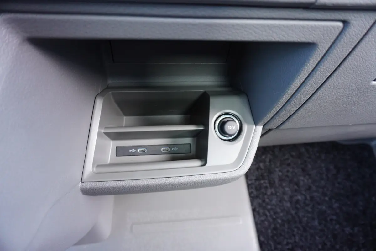 177pk Automaat BE-Trekker 8 Ton Dubbellucht Navigatie Trekhaak Apple carplay Gereedschapskist