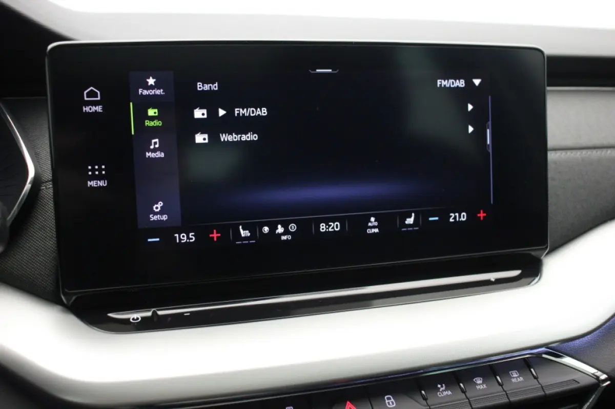 1.0 e-TSI Business Edition Plus - Panorama, Stoelverw. Afn. Trekhaak