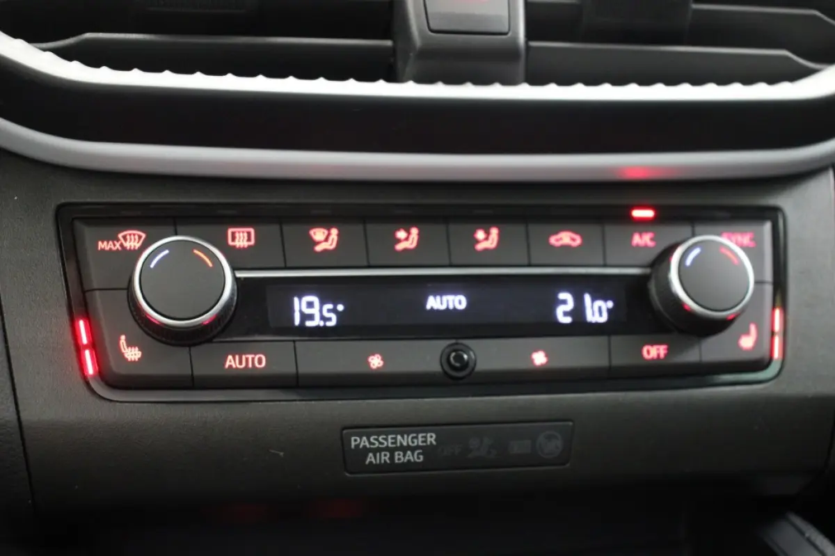 1.0 EcoTSI Style Business Intense - Digitaal Cockpit, Carplay, Clima Stoelverw. Beats
