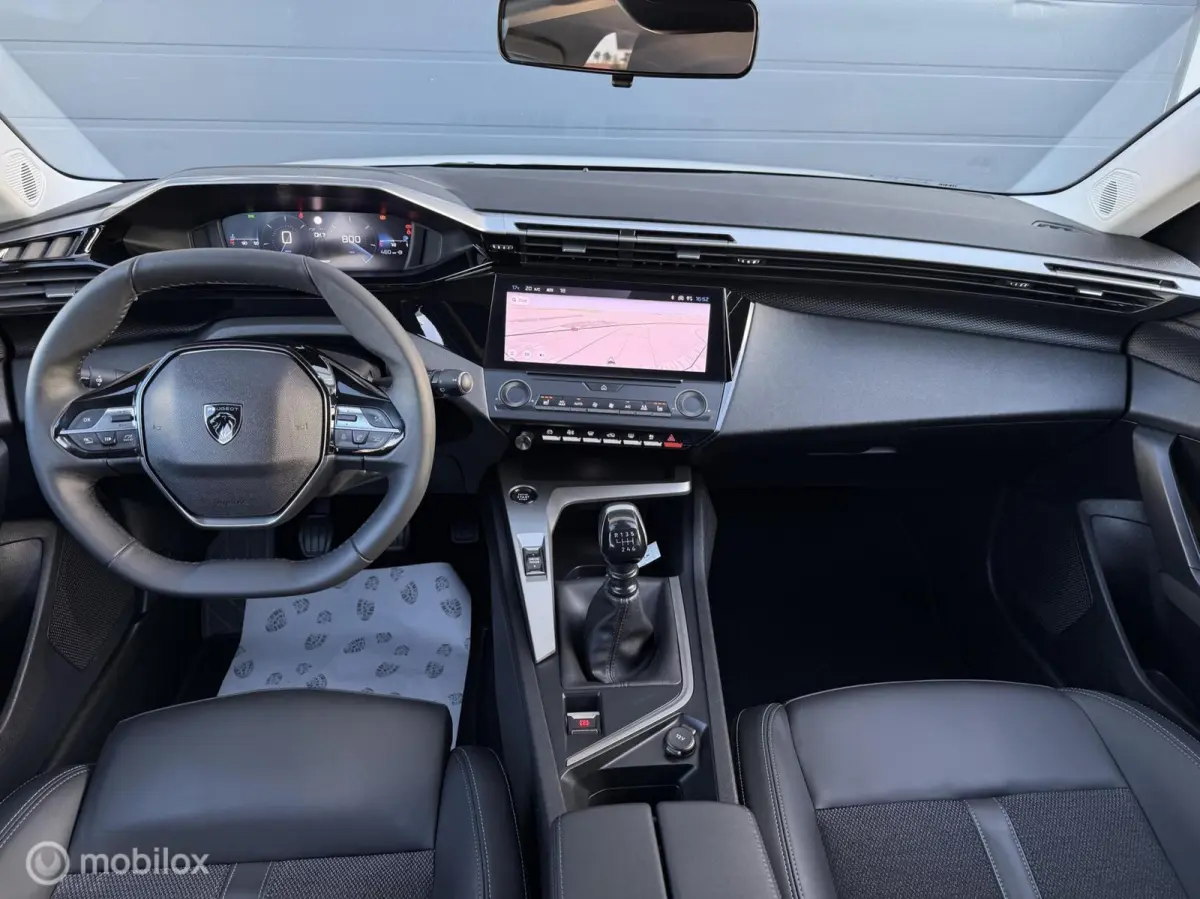 1.2 PureTech Stoelverw CarPlay 18-inch AGR-Stoel