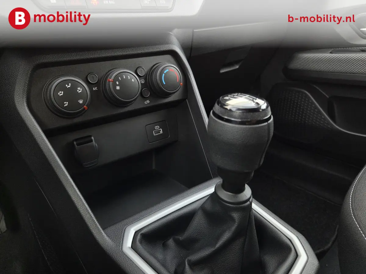 1.0 TCe 110 Expression Apple CarPlay Achteruitrijcamera NL Auto! | Cruise Control | DAB | Navigatie