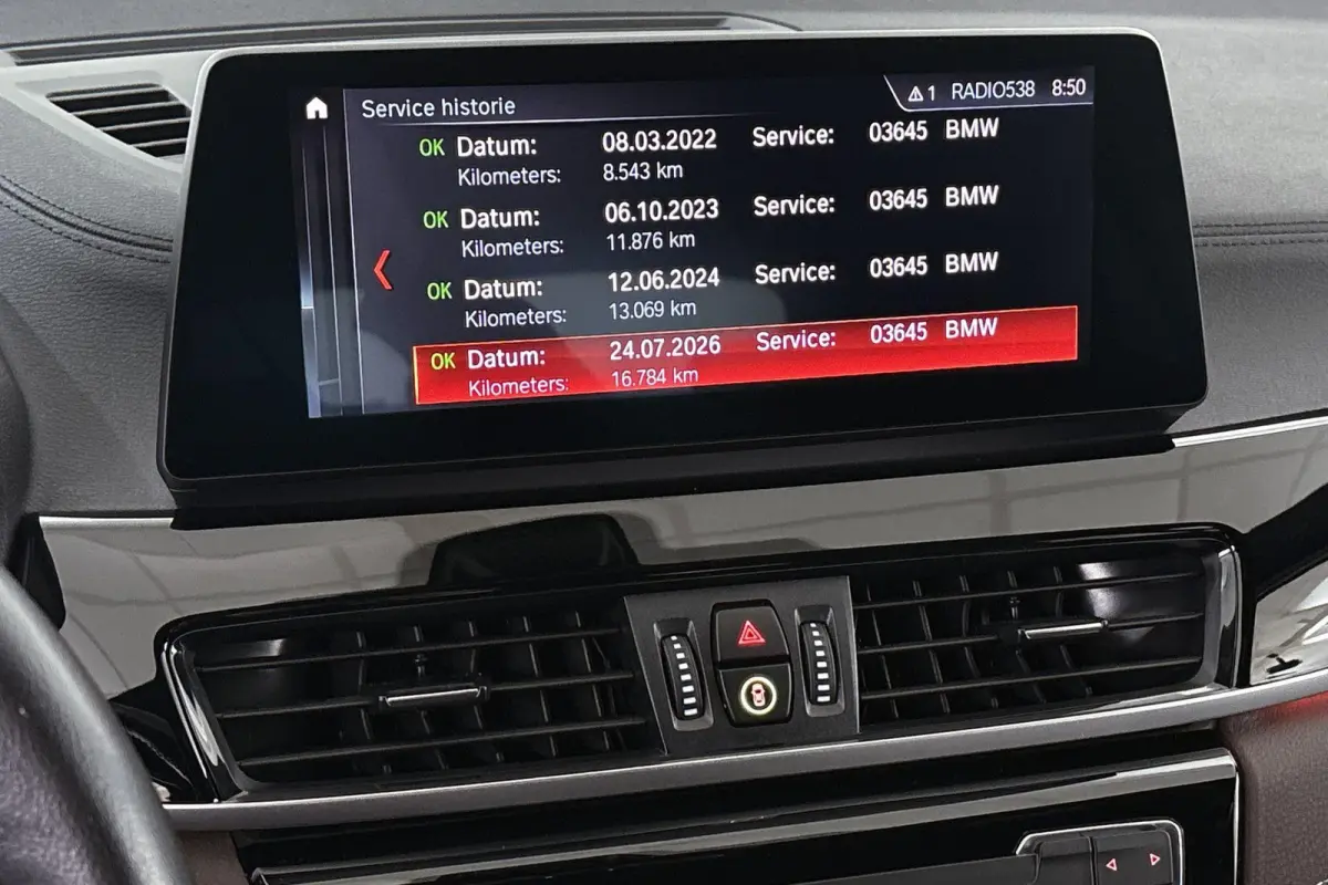 sDrive20i VDL Nedcar Edition Trekhaak Head-Up Sportstoelen Stoelverwarming Camera