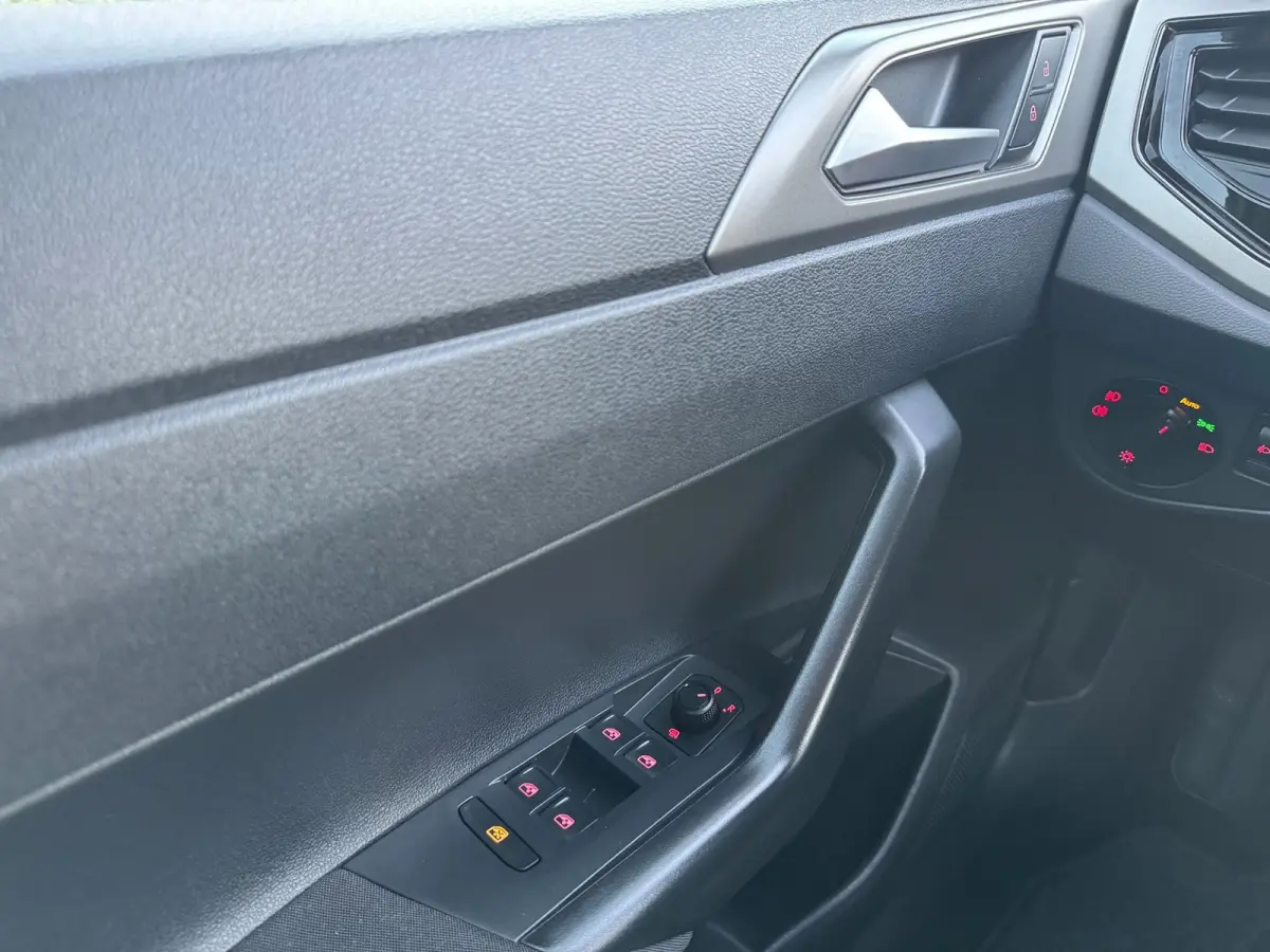 1.0 TSI Comfortline CARPLAY!