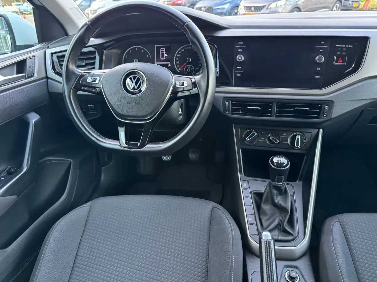 1.0 TSI Comfortline CARPLAY!