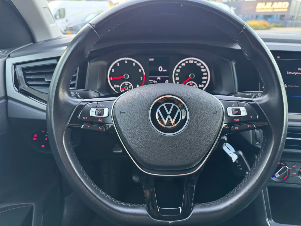 1.0 TSI Comfortline CARPLAY!