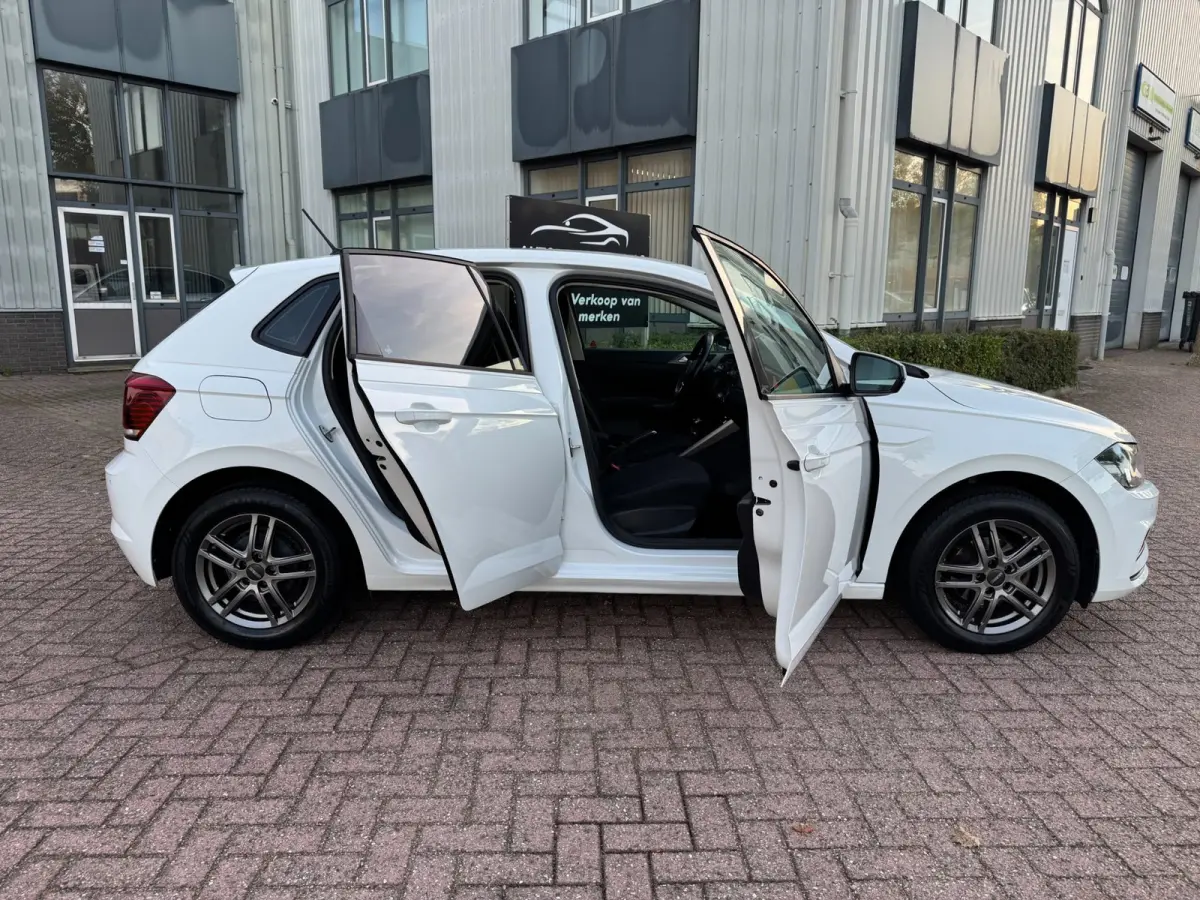 1.0 TSI Comfortline CARPLAY!