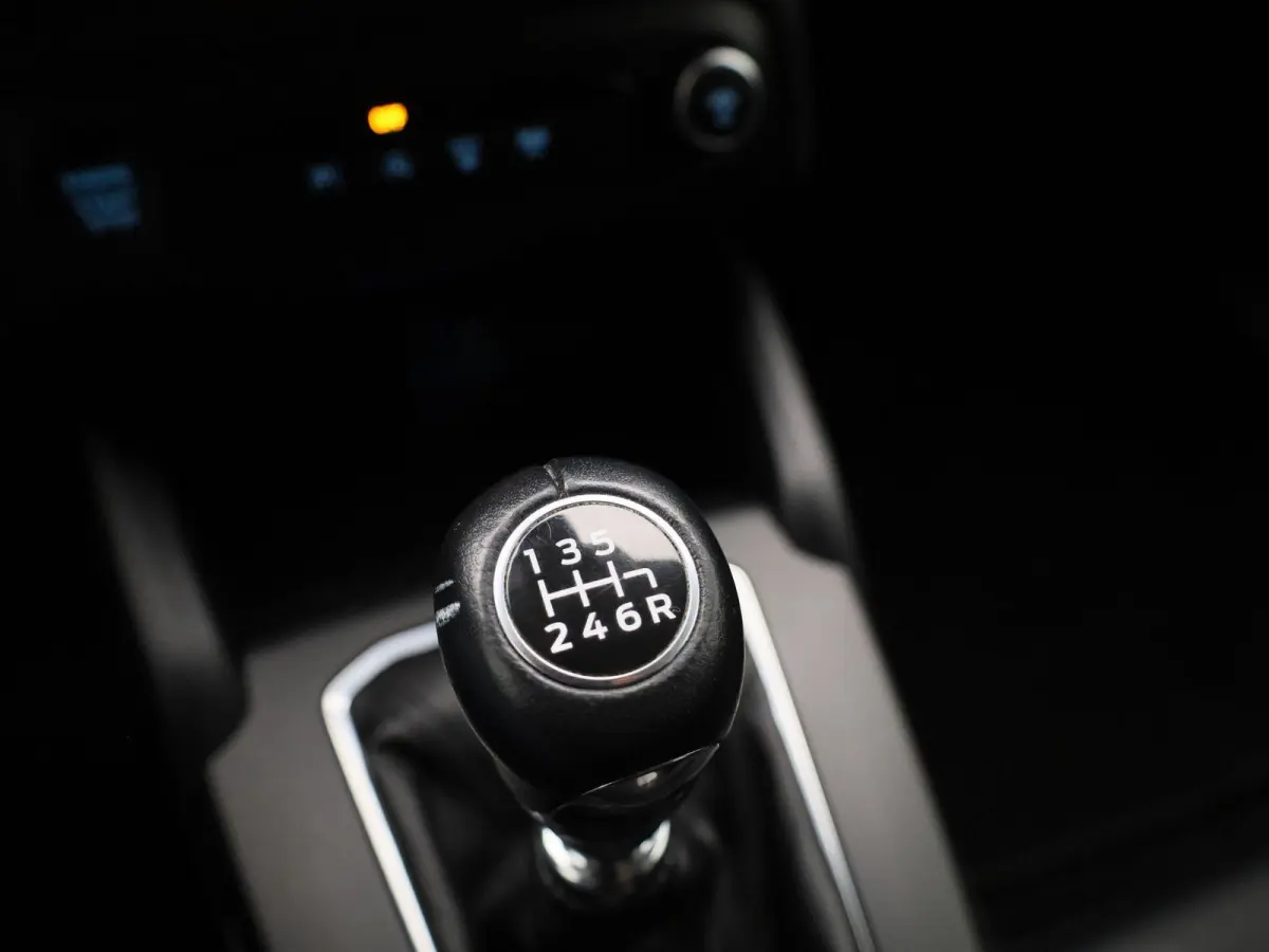 1.0 EcoBoost Hybrid Titanium | Navigatie | Groot scherm | Apple Carplay / Android Auto | Climate Control | Cruise Control | Parkeersensoren | DAB | Bluetooth |