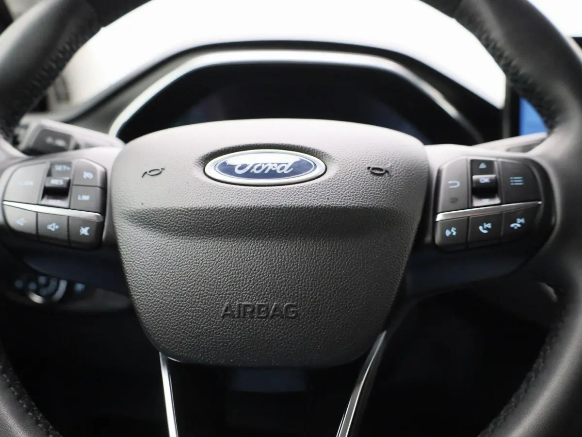 1.0 EcoBoost Hybrid Titanium | Navigatie | Groot scherm | Apple Carplay / Android Auto | Climate Control | Cruise Control | Parkeersensoren | DAB | Bluetooth |