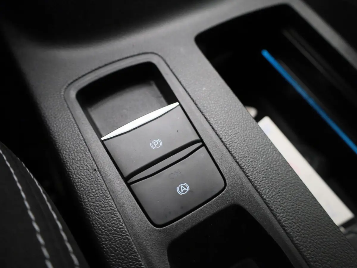 1.0 EcoBoost Hybrid Titanium | Navigatie | Groot scherm | Apple Carplay / Android Auto | Climate Control | Cruise Control | Parkeersensoren | DAB | Bluetooth |