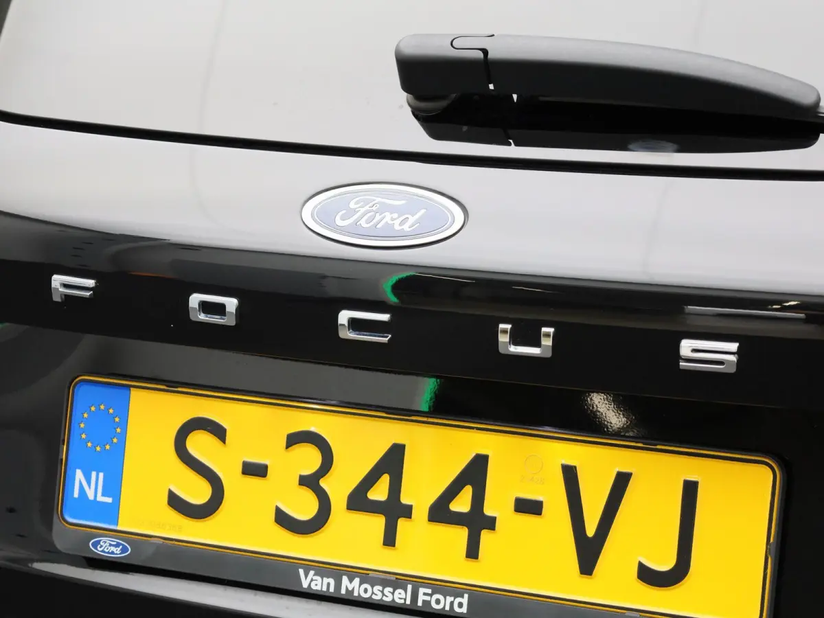 1.0 EcoBoost Hybrid Titanium | Navigatie | Groot scherm | Apple Carplay / Android Auto | Climate Control | Cruise Control | Parkeersensoren | DAB | Bluetooth |