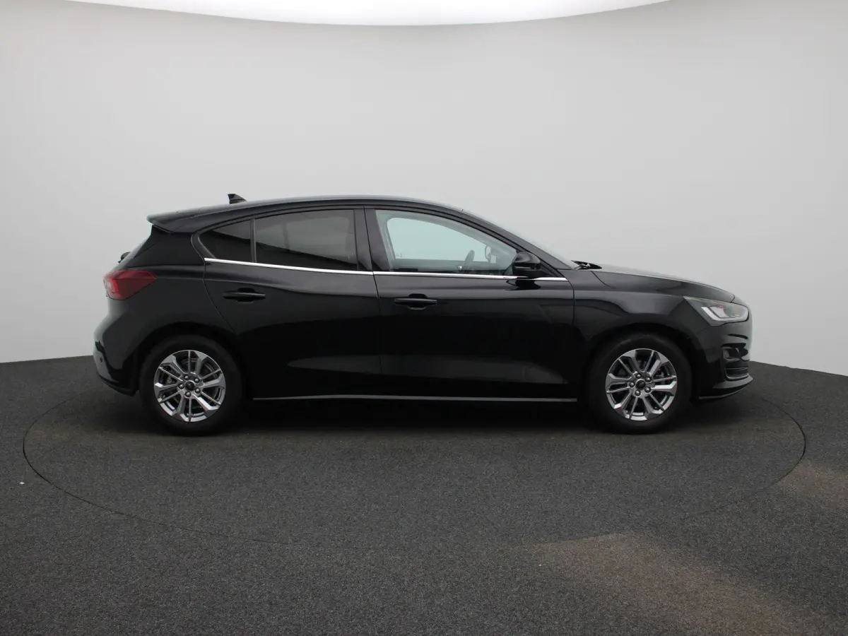 1.0 EcoBoost Hybrid Titanium | Navigatie | Groot scherm | Apple Carplay / Android Auto | Climate Control | Cruise Control | Parkeersensoren | DAB | Bluetooth |