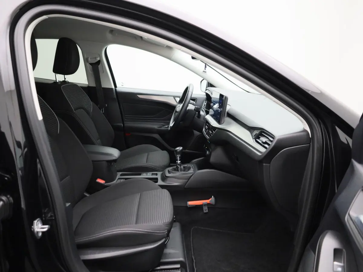 1.0 EcoBoost Hybrid Titanium | Navigatie | Groot scherm | Apple Carplay / Android Auto | Climate Control | Cruise Control | Parkeersensoren | DAB | Bluetooth |