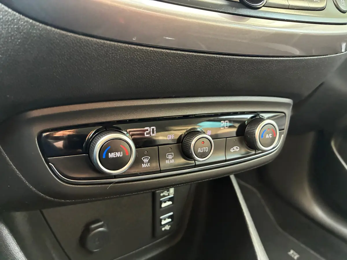 1.2 Turbo Innovation | Camera + Navi + Clima Nu € 7.975,-!!!