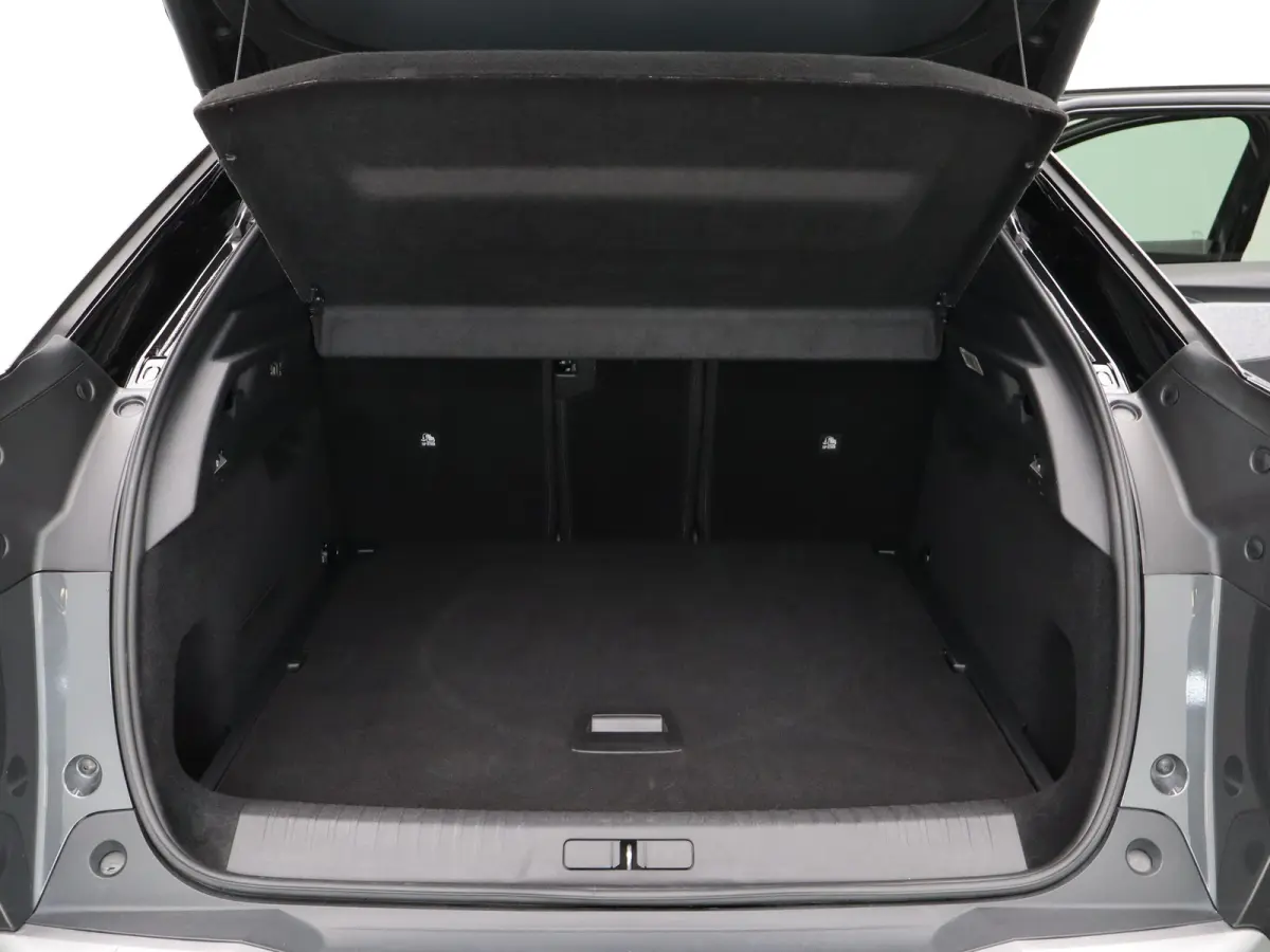 1.2 Hybrid 145 GT | Draadloze Carplay | Camera | Stoelverwarming | Stuurwielverwarming | PDC V+A | Keyless | Cruise Control Adaptief | 19" Lichtmetalen Velgen | Navigatie