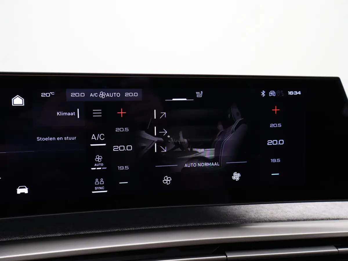 1.2 Hybrid 145 GT | Draadloze Carplay | Camera | Stoelverwarming | Stuurwielverwarming | PDC V+A | Keyless | Cruise Control Adaptief | 19" Lichtmetalen Velgen | Navigatie